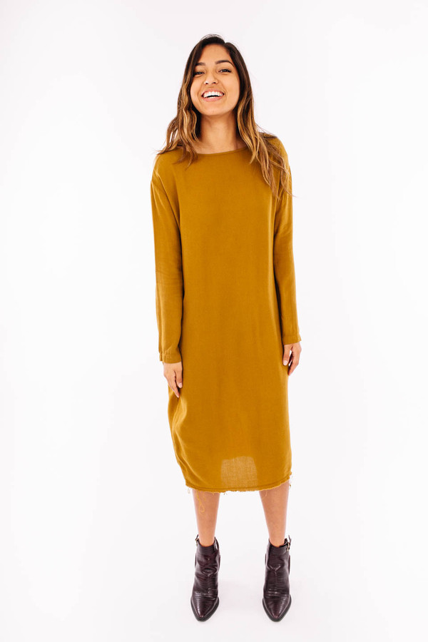 Black Crane Slim Dress (Gold Brown) Black Crane Slim Dress (Gold Brown)