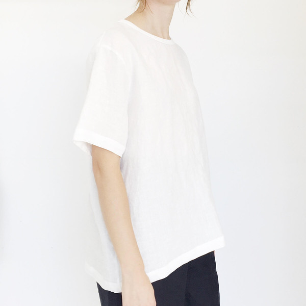 b White Linen T-shirt b White Linen T-shirt
