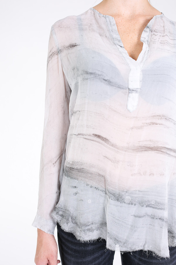 Raquel Allegra Henley blouse in grey Raquel Allegra Henley blouse in grey