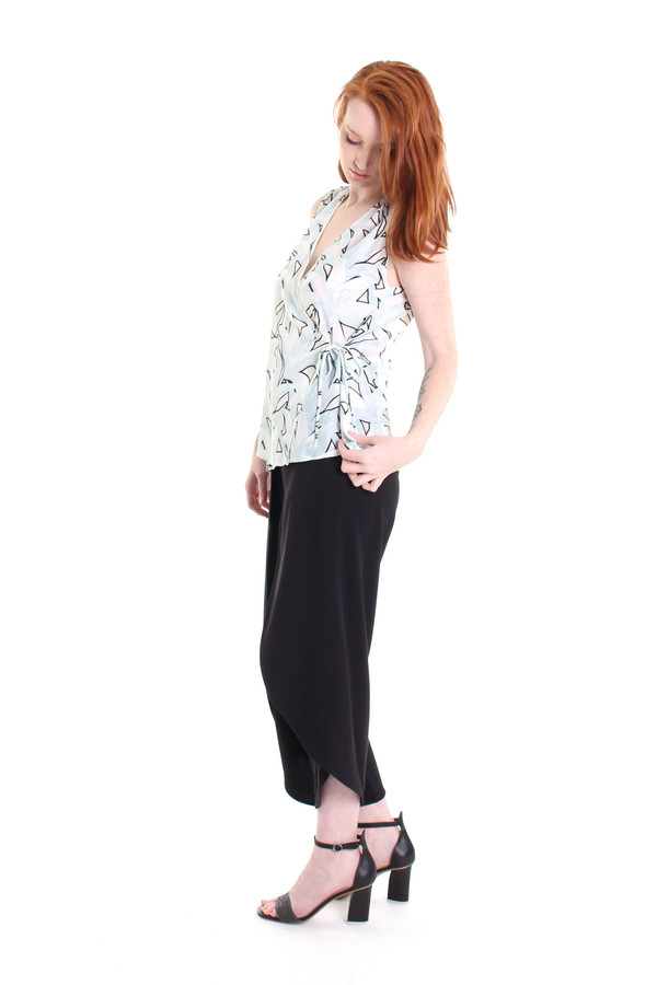 Silvae Korsmo top in graphic lily print Silvae Korsmo top in graphic lily print