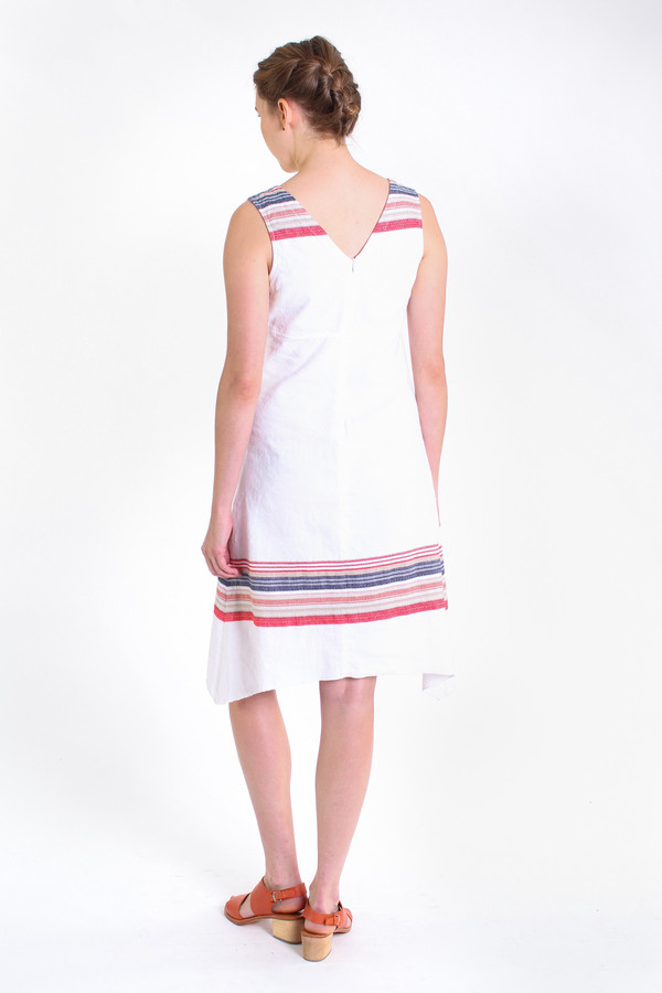Nuthatch Washed border v-neck dress in multi Nuthatch Washed border v-neck dress in multi