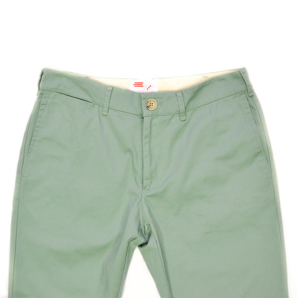 GENERAL ASSEMBLY - SLIM SUN-WASHED CHINO - MOSS GENERAL ASSEMBLY - SLIM SUN-WASHED CHINO - MOSS