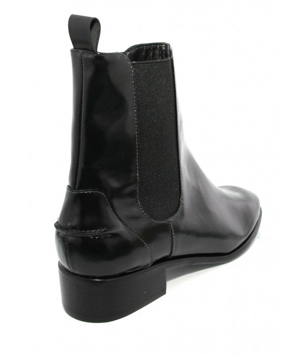 RACHEL COMEY THORA RACHEL COMEY THORA