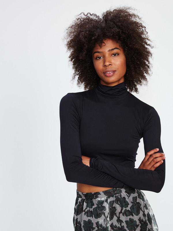 WYMANN CROPPED TURTLENECK / BLACK WYMANN CROPPED TURTLENECK / BLACK