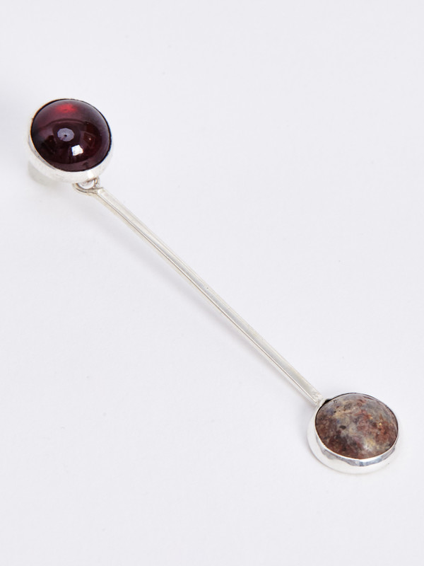 FARIS SWAY EARRING - GARNET FARIS SWAY EARRING - GARNET