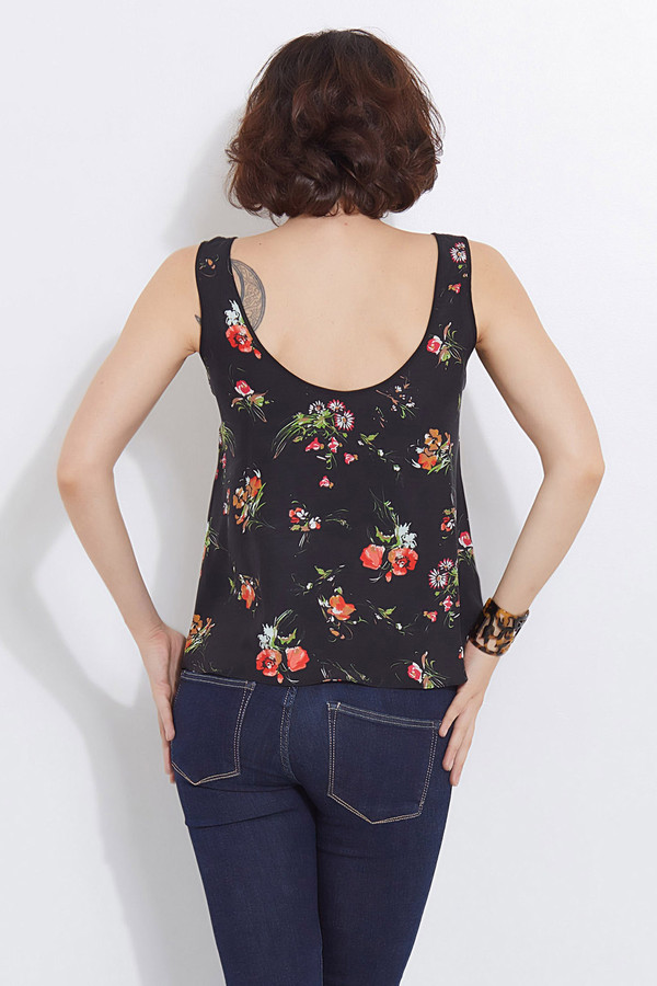 Raquelle. Moon Tank Raquelle. Moon Tank