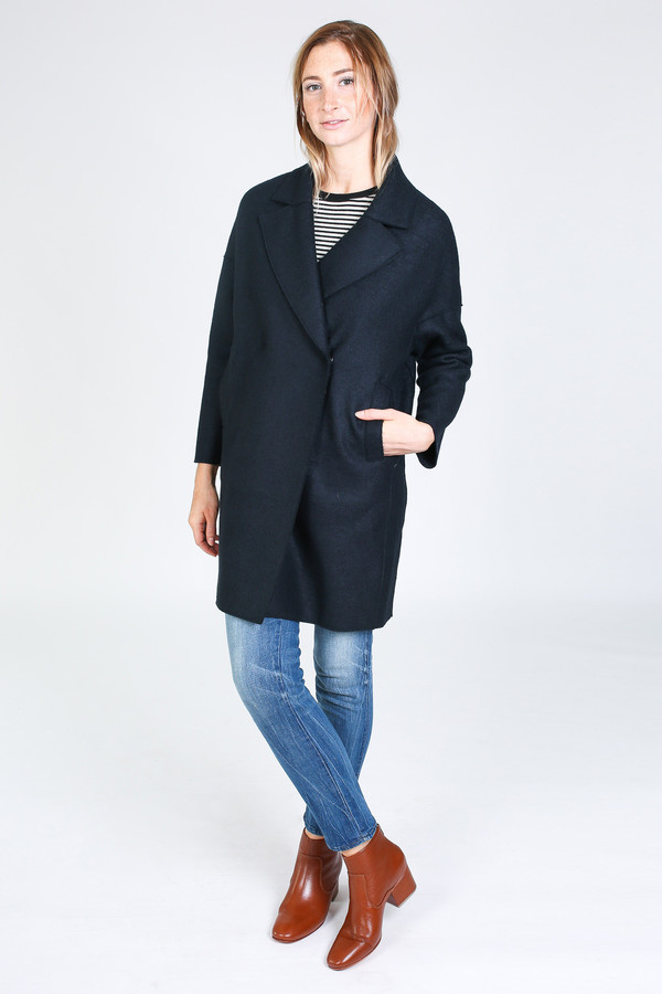 Harris Wharf London Oversized collar Coat in dark blue Harris Wharf London Oversized collar Coat in dark blue