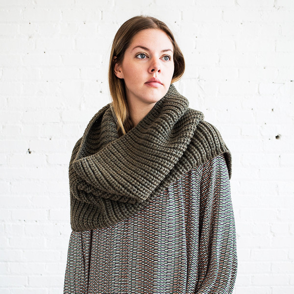 Schai Vita Snood Legion Green Schai Vita Snood Legion Green