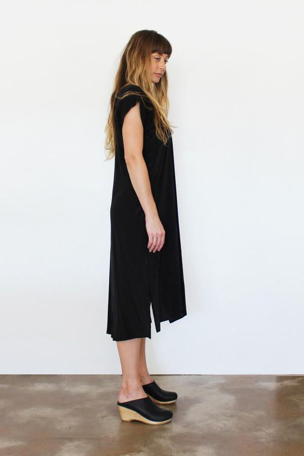 esby banks silk kimono dress in black esby banks silk kimono dress in black