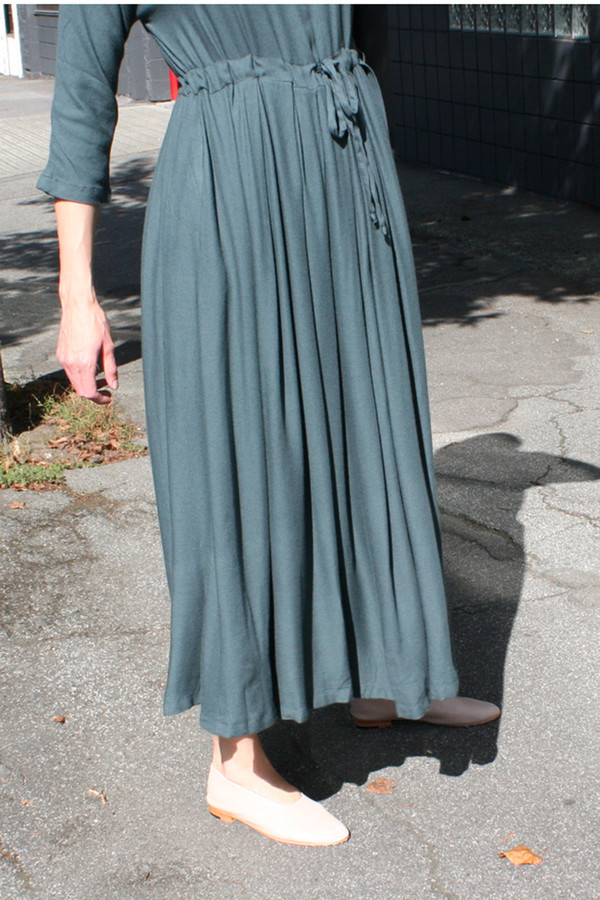 BLACK CRANE PLEATED DRESS BLACK CRANE PLEATED DRESS