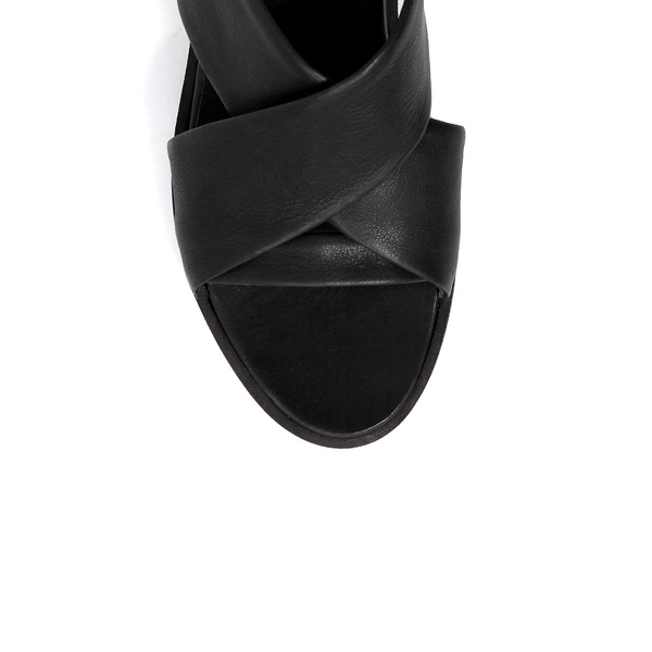 The Onyx - Black The Onyx - Black