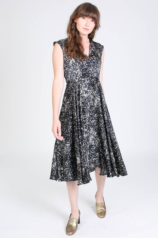 No.6 Store V neck dress in black/white spray No.6 Store V neck dress in black/white spray