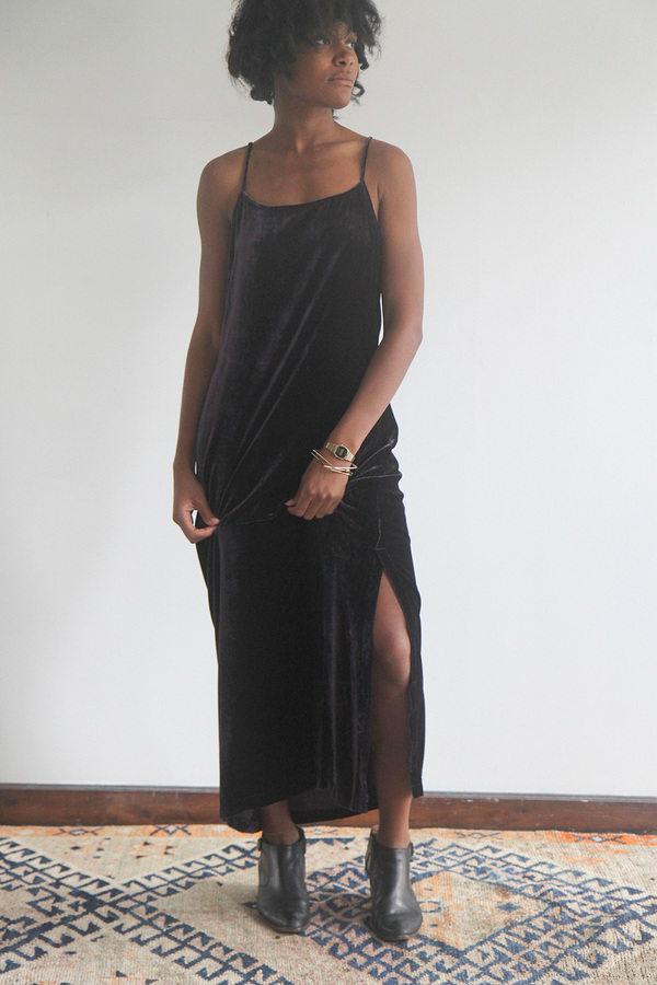 The Shudio Vintage Purple Velvet Spaghetti Strap Dress The Shudio Vintage Purple Velvet Spaghetti Strap Dress