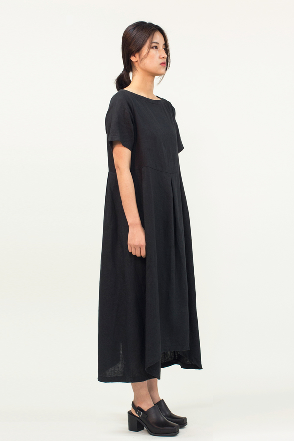 Universal Tissu Linen Dress- Black Universal Tissu Linen Dress- Black