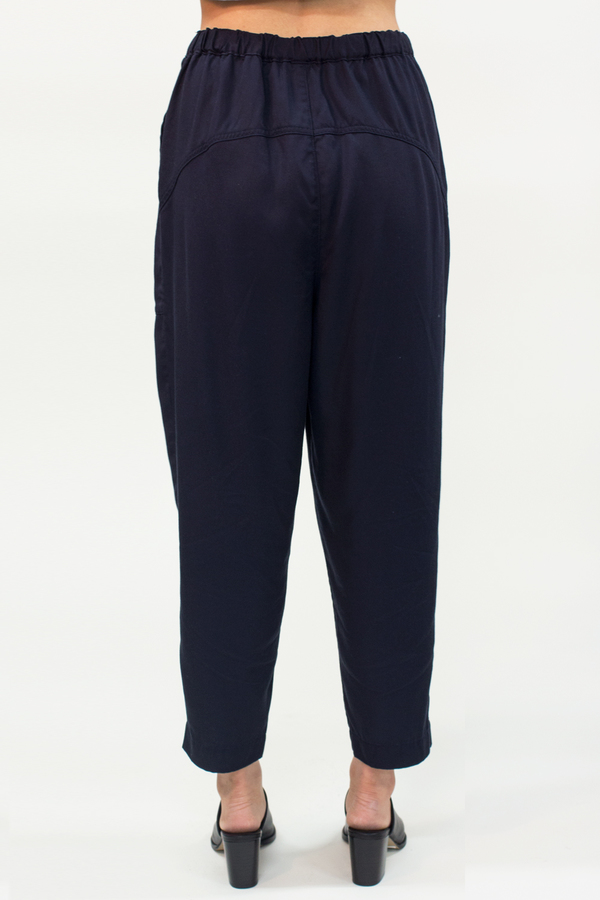 Universal Tissu Relaxed Pants- Navy Universal Tissu Relaxed Pants- Navy