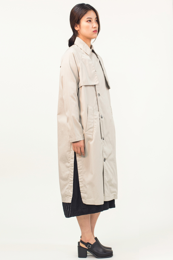 Universal Tissu Waterproof Trench Coat- Beige Universal Tissu Waterproof Trench Coat- Beige