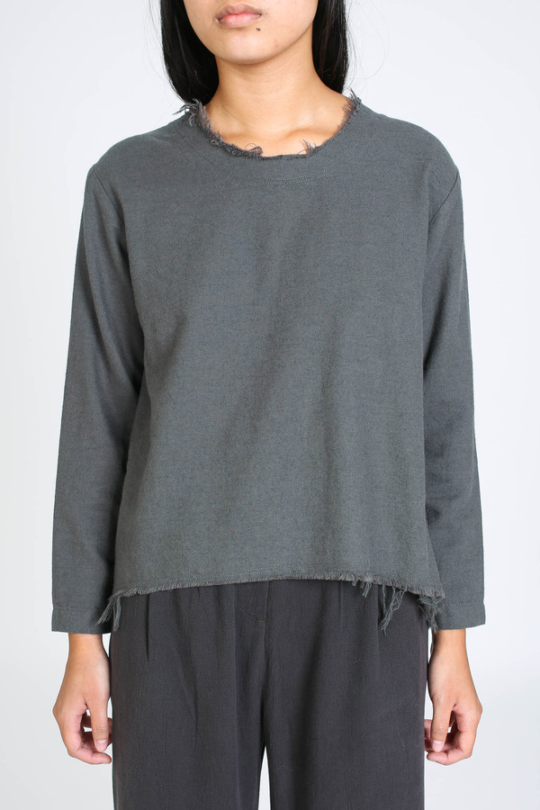 Black Crane Wide top in dark shadow Black Crane Wide top in dark shadow