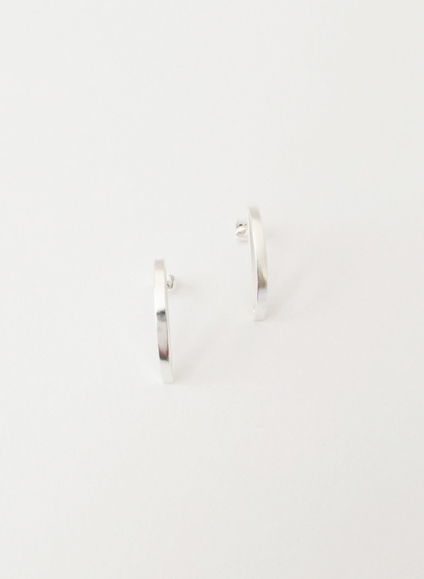 Mute Object Half Circle Stud Earrings Mute Object Half Circle Stud Earrings