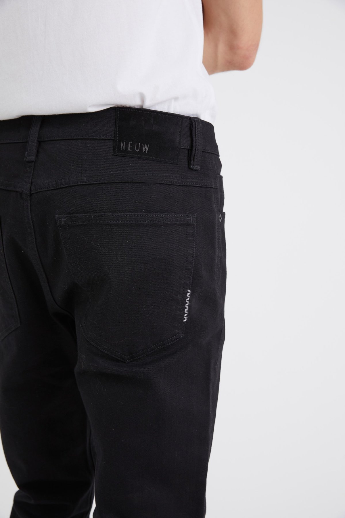 neuw lou slim forever black