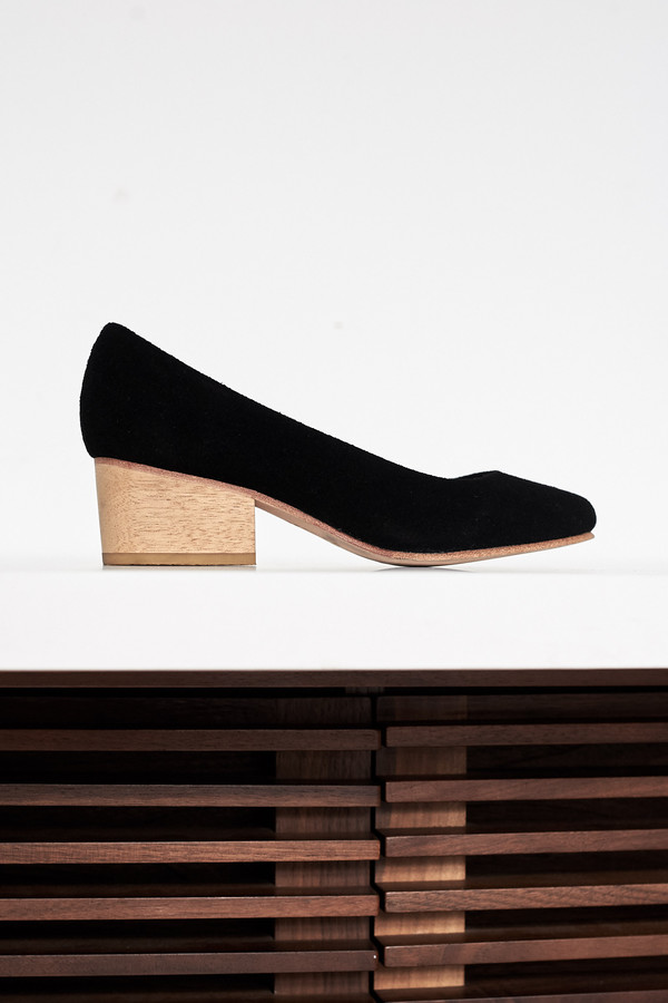 Suede Eleanor Pump - Black Suede Eleanor Pump - Black