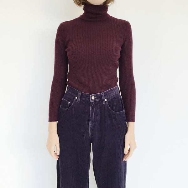 Johan Vintage Ribbed Plum Turtleneck Johan Vintage Ribbed Plum Turtleneck