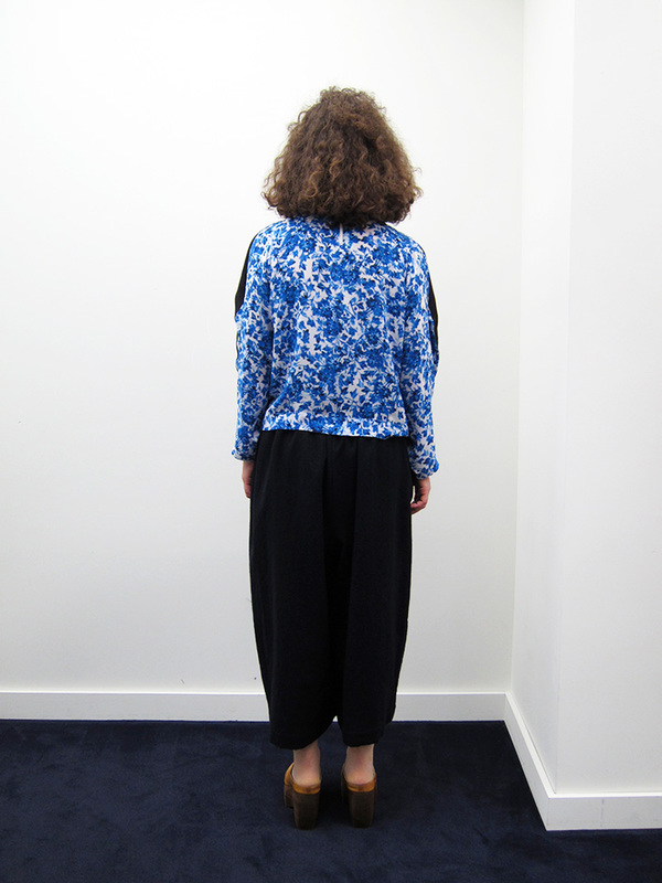 Anntian Circle Top, B Anntian Circle Top, B