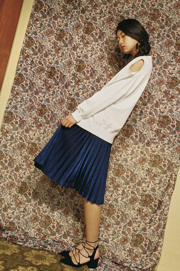 AMONG SEOUL Metallic Fan Skirt- Mustard AMONG SEOUL Metallic Fan Skirt- Mustard