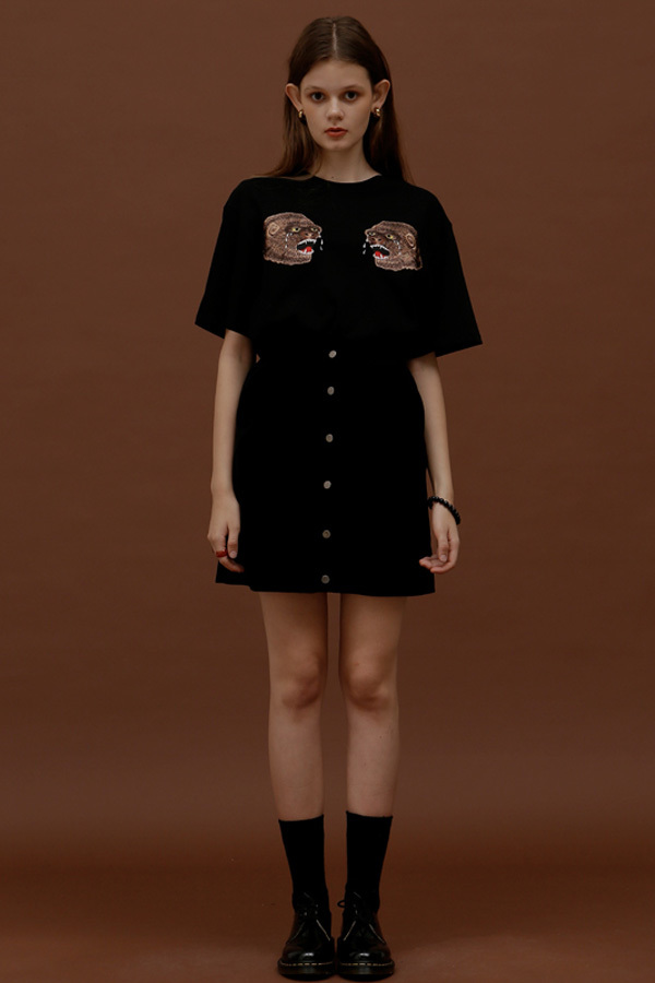 ROCKET LUNCH Velvet Botton Skirt- Black ROCKET LUNCH Velvet Botton Skirt- Black