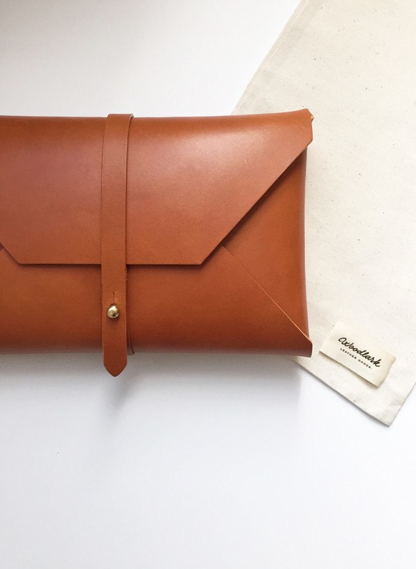 Woodlark Tan Envelope Clutch Woodlark Tan Envelope Clutch