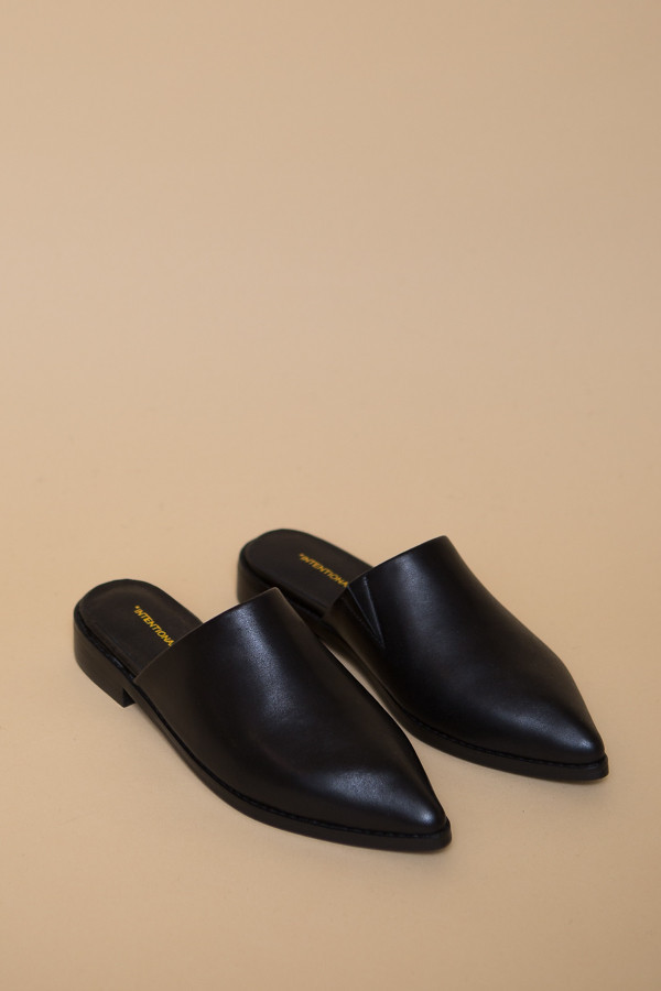 Intentionally Blank Titan Flats in Black Leather Intentionally Blank Titan Flats in Black Leather