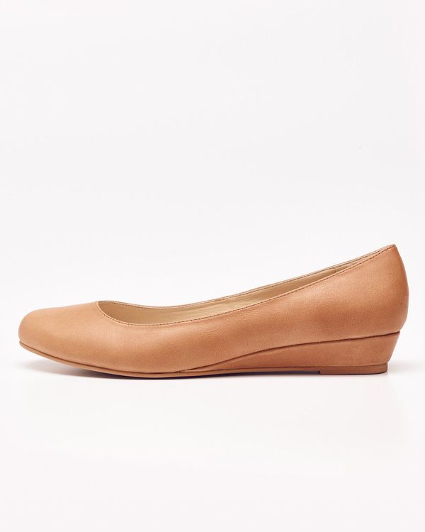 Nisolo Mendez Flat Almond 5 for 5 Nisolo Mendez Flat Almond 5 for 5