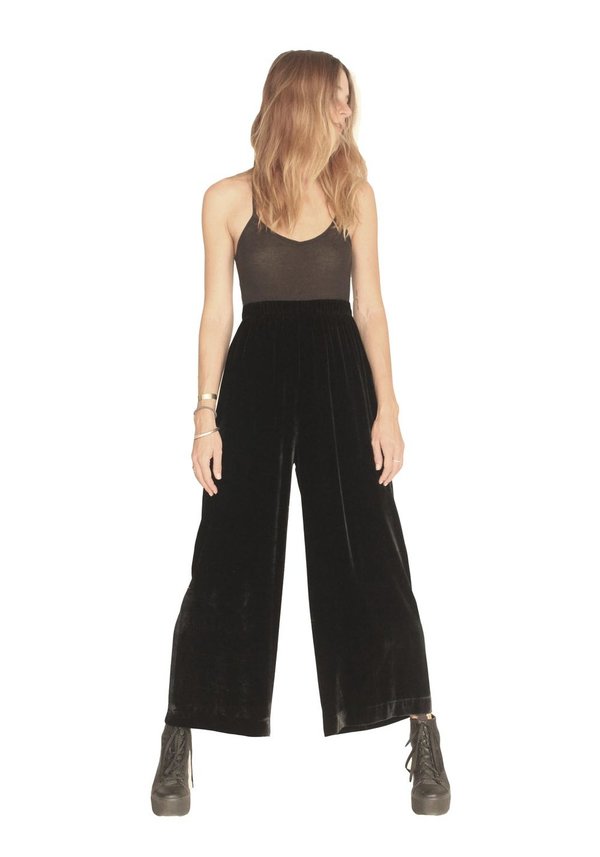 Strathcona Black Silk Velvet Wide Leg Culotte Pant Strathcona Black Silk Velvet Wide Leg Culotte Pant