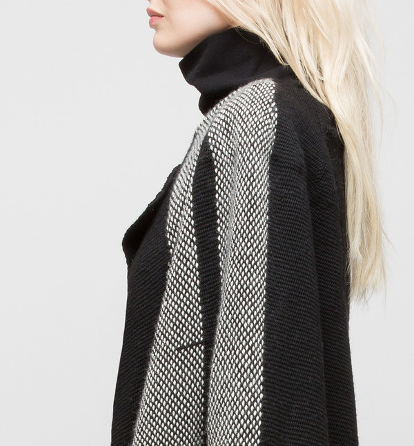 VOZ Lineas Cloak VOZ Lineas Cloak
