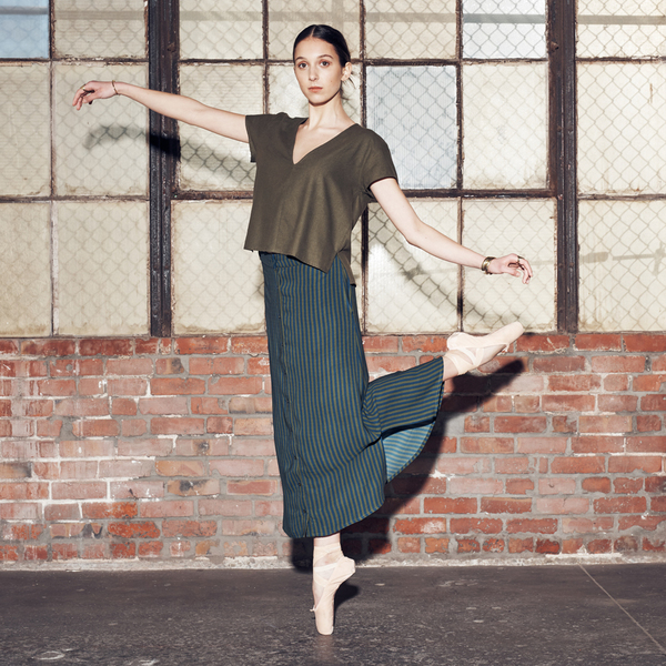 Ali Golden V-NECK TOP - RUST Ali Golden V-NECK TOP - RUST