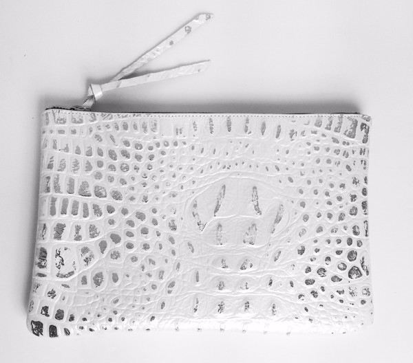 Oliveve queenie in white/silver hornback embossed cow leather Oliveve queenie in white/silver hornback embossed cow leather
