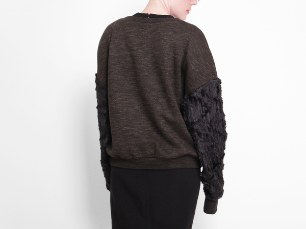 Berenik Fur Sleeve Sweatshirt Berenik Fur Sleeve Sweatshirt