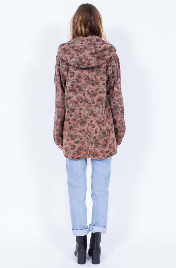 Hooded CAMO JACKET (ONE SIZE) Hooded CAMO JACKET (ONE SIZE)