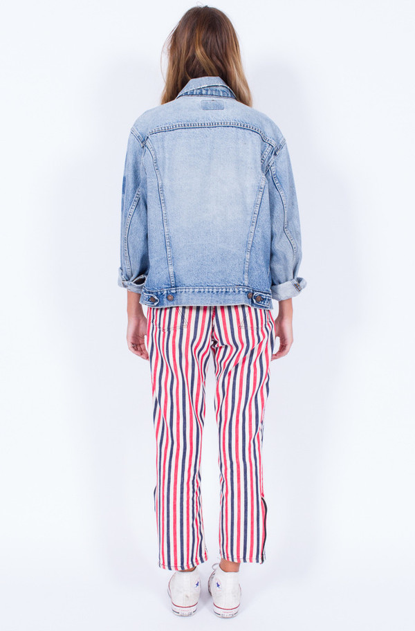 LEVI'S DENIM JACKET (MEDUIM) LEVI'S DENIM JACKET (MEDUIM)