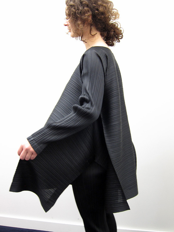Issey Miyake Edgy Bounce Tunic - Black Issey Miyake Edgy Bounce Tunic - Black