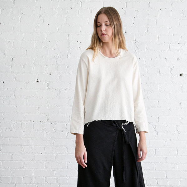 Black Crane Wide Top - Cream Black Crane Wide Top - Cream