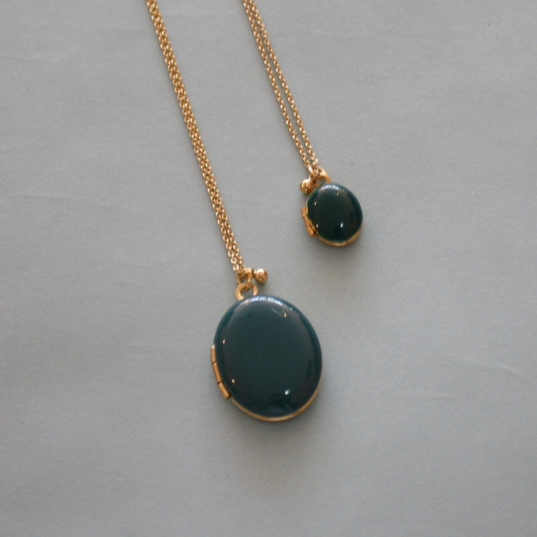 Trois Petits Points mini enamel locket Trois Petits Points mini enamel locket