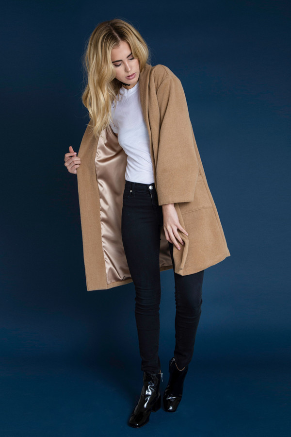BETWEEN TEN Regina Wool Coat BETWEEN TEN Regina Wool Coat