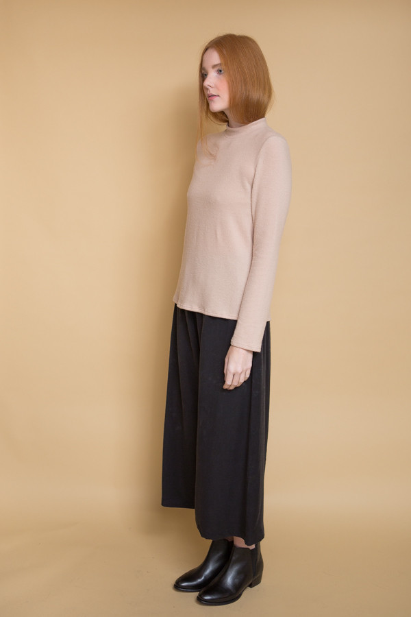 Nytt Mock Neck Top / Natural Nytt Mock Neck Top / Natural