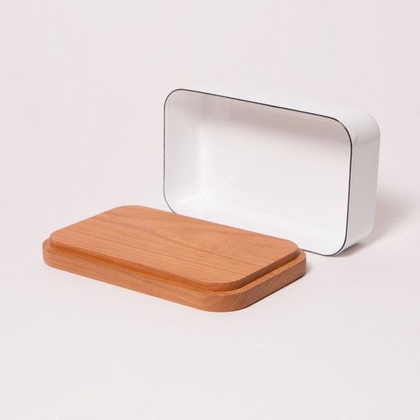 KAICO Enamel & Wood Covered Butter Case KAICO Enamel & Wood Covered Butter Case