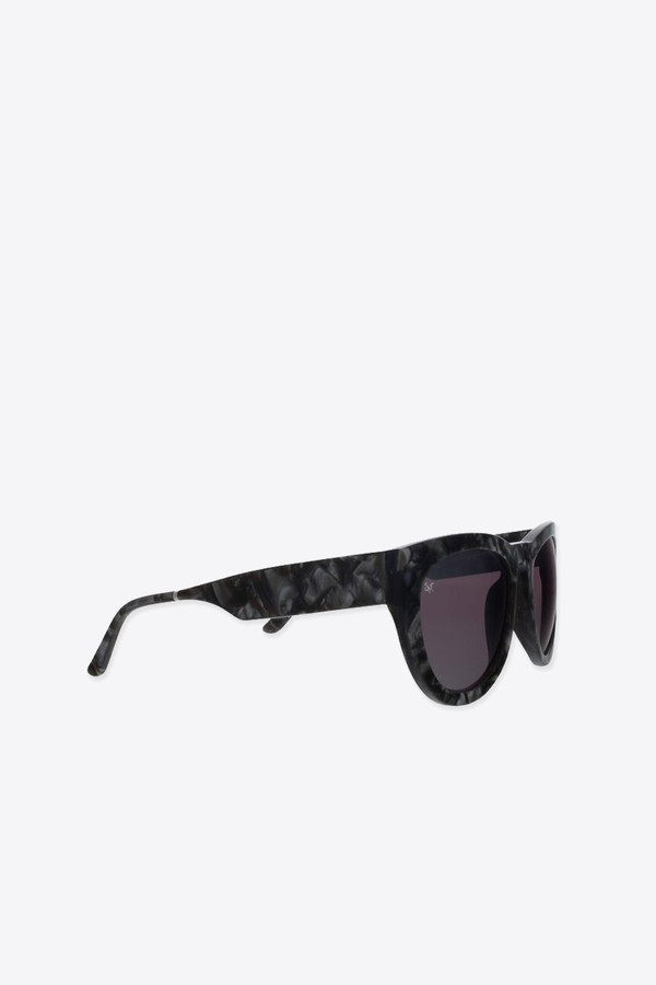 Smoke x Mirrors Run around sue sunglasses in black scales Smoke x Mirrors Run around sue sunglasses in black scales