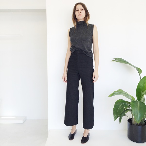 Johan Vintage Grey Cashmere Sleeveless Turtleneck Johan Vintage Grey Cashmere Sleeveless Turtleneck