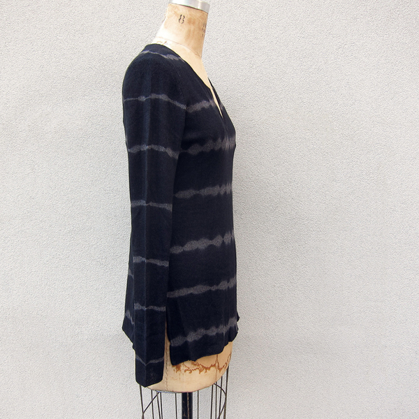 Tie-dye pullover sweater - black Tie-dye pullover sweater - black