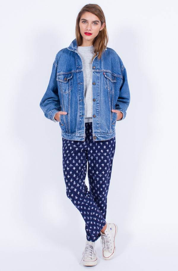 LEVI'S DENIM JACKET (MEDUIM-LARGE) LEVI'S DENIM JACKET (MEDUIM-LARGE)