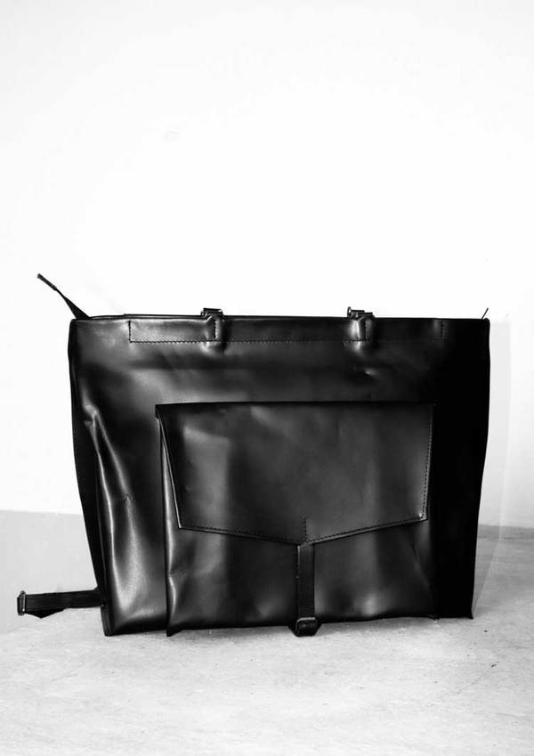Berenik Plain Leather Bag/Backpack Cow Leather Berenik Plain Leather Bag/Backpack Cow Leather