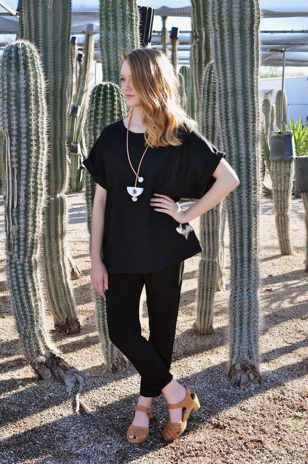 High Waist Cropped Trousers in Black High Waist Cropped Trousers in Black